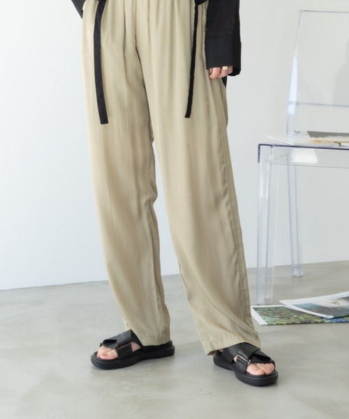 Solace（ソレイス）の「クロスストラップパイソンサンダル/solace（サンダル・レディース・ホワイト/ブラック/ブラウン・MEDIUM/LARGE）」の13枚目の写真