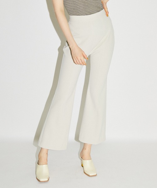 PUBLIC TOKYO（パブリックトウキョウ）の「イージータイトフレアパンツ（その他パンツ・レディース・イエロー/オレンジ/ナチュラル・1/2）」の2枚目の写真