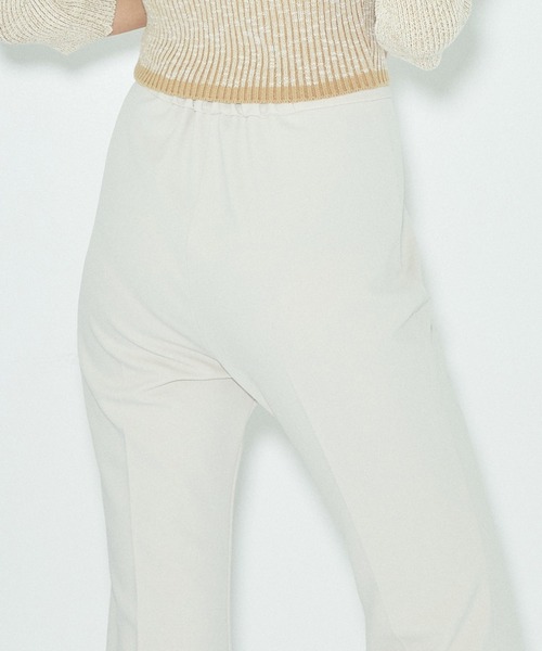 PUBLIC TOKYO（パブリックトウキョウ）の「イージータイトフレアパンツ（その他パンツ・レディース・イエロー/オレンジ/ナチュラル・1/2）」の12枚目の写真