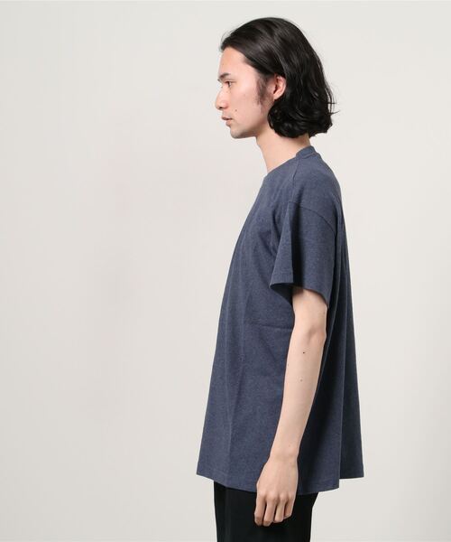 Nudie Jeans(ヌーディージーンズ)の「Milton Recycled Tee Tシャツ(Tシャツ/カットソー・メンズ・ベージュ/ブルー・SMALL/MEDIUM/LARGE/X-SMALL)」の3枚目の写真