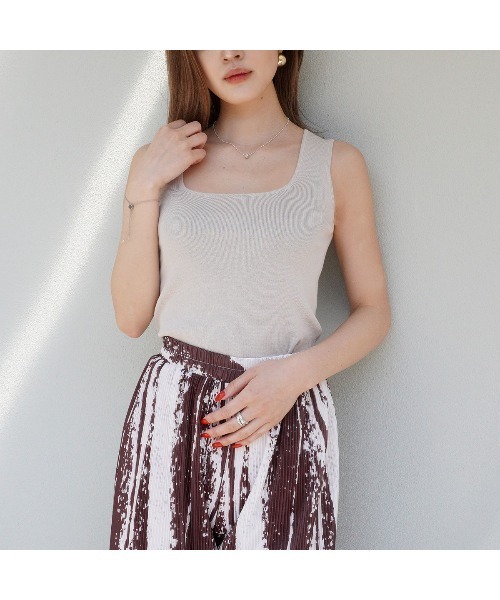 ANAP（アナップ）の「スクエアネックニットタンクトップ（タンクトップ・レディース・パープル/ブルー/アイボリー/ブラック・FREE）」の12枚目の写真