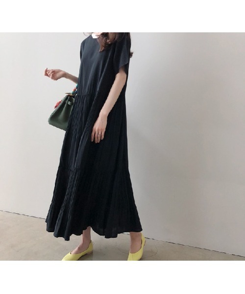 Ritzy(リッツィー)の「大人シルエット ミモレ丈 ゆったりシルエット リラックス 半端袖 ティアードワンピース(ワンピース・レディース・ブラック/ベージュ・M/L/XL)」の4枚目の写真