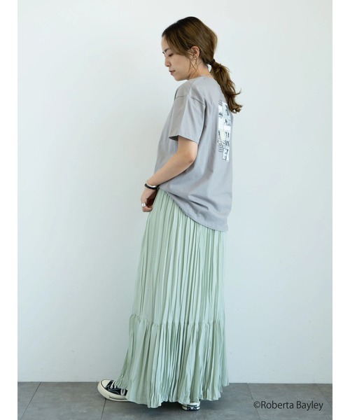 earth music&ecology(アースミュージックアンドエコロジー)の「【WEB限定】Roberta Bayley Tシャツ B *(Tシャツ/カットソー・レディース・オフホワイト/ライトグレー・M/L)」の7枚目の写真