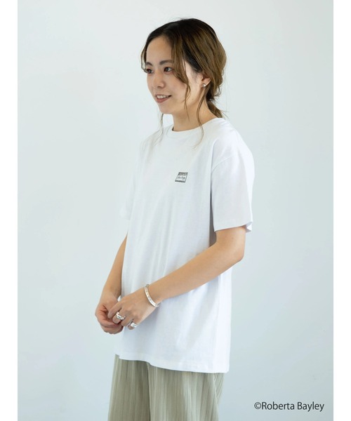 earth music&ecology(アースミュージックアンドエコロジー)の「【WEB限定】Roberta Bayley Tシャツ B *(Tシャツ/カットソー・レディース・オフホワイト/ライトグレー・M/L)」の18枚目の写真