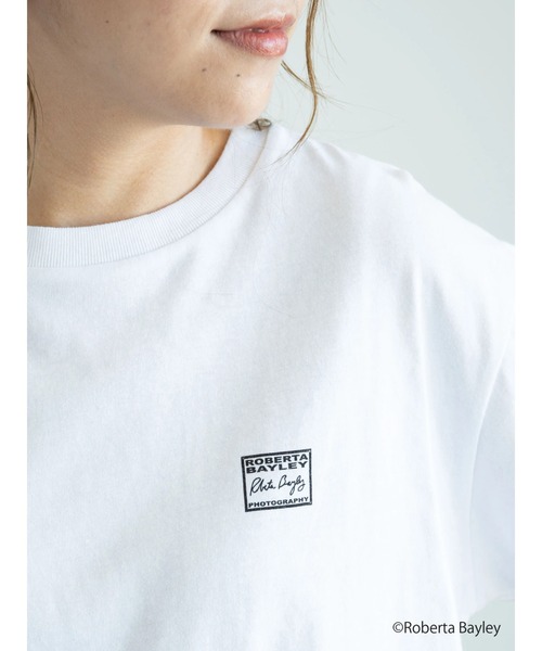earth music&ecology(アースミュージックアンドエコロジー)の「【WEB限定】Roberta Bayley Tシャツ B *(Tシャツ/カットソー・レディース・オフホワイト/ライトグレー・M/L)」の21枚目の写真
