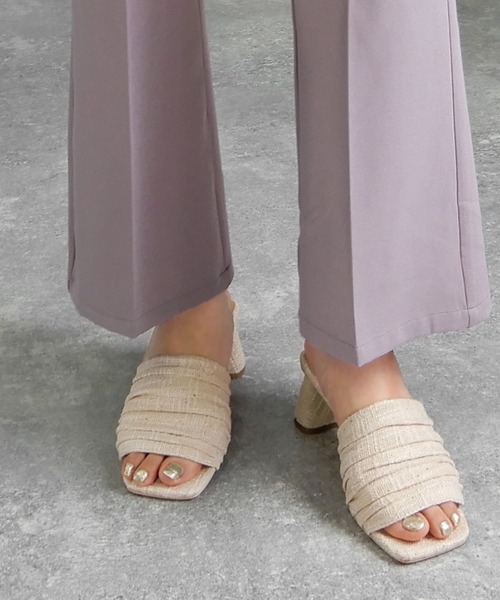 alala（アララ）の「ドレープミュール　◇（サンダル・レディース・ナチュラル/ブラック/アイボリー/グレイッシュベージュ・LL/S/M/L）」の7枚目の写真