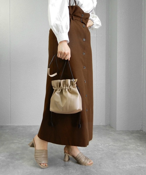 alala（アララ）の「ドレープミュール　◇（サンダル・レディース・ナチュラル/ブラック/アイボリー/グレイッシュベージュ・LL/S/M/L）」の17枚目の写真