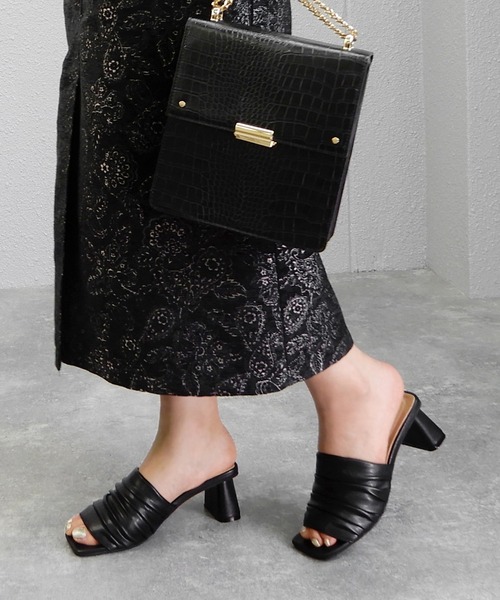 alala（アララ）の「ドレープミュール　◇（サンダル・レディース・ナチュラル/ブラック/アイボリー/グレイッシュベージュ・LL/S/M/L）」の12枚目の写真