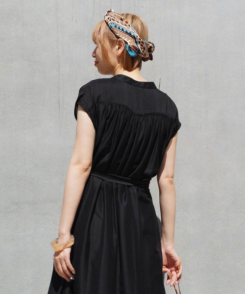 NICOLE white（ニコルホワイト）の「バンドカラーロングワンピース（ワンピース・レディース・オレンジ/オフホワイト/ブラック・FREE）」の7枚目の写真