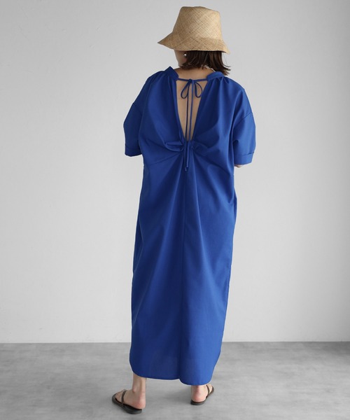 Bonjour Sagan(ボンジュールサガン)の「バックデザインVネックワンピース(ワンピース・レディース・ブラック/オフホワイト/イエロー/ブルー/ベージュ・FREE)」の4枚目の写真