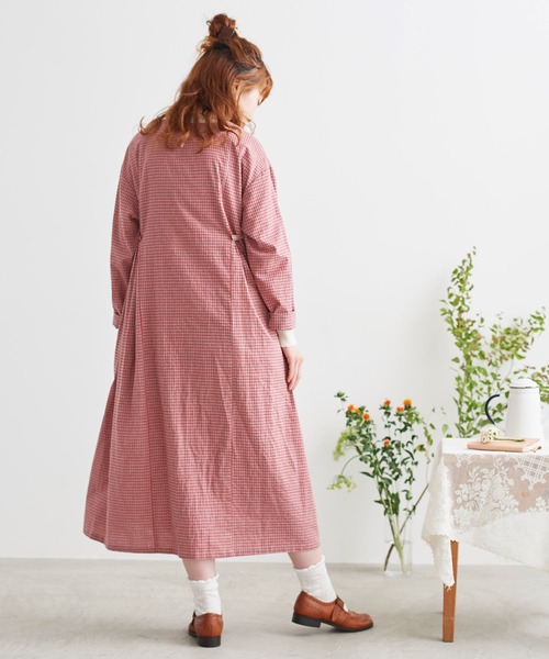 chambre de charme（シャンブルドゥシャーム）の「cdc コットン/リネンギンガム　ゆったりワンピース（ワンピース・レディース・レッド/ブラック/ブルー・FREE）」の19枚目の写真