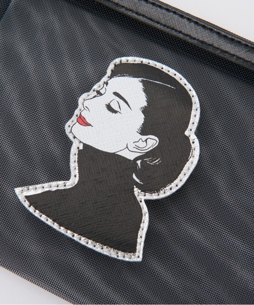 Actually（アクチュアリー）の「Fairy 横長メッシュポーチ（ポーチ・レディース・シルバー/ブラック・フリー）」の7枚目の写真