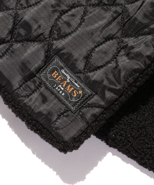 BEAMS PLUS（ビームスプラス）の「BEAMS PLUS / ボア キルト マフラー（マフラー・メンズ・ブラック/オリーブ・ONE SIZE）」の7枚目の写真