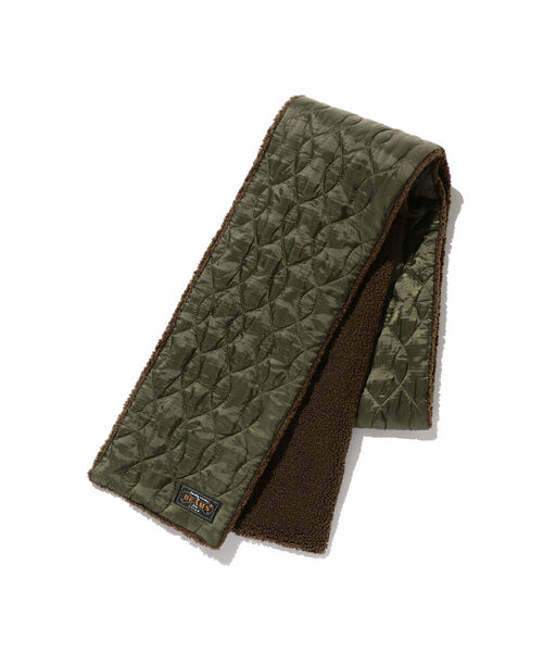 BEAMS PLUS（ビームスプラス）の「BEAMS PLUS / ボア キルト マフラー（マフラー・メンズ・ブラック/オリーブ・ONE SIZE）」の12枚目の写真