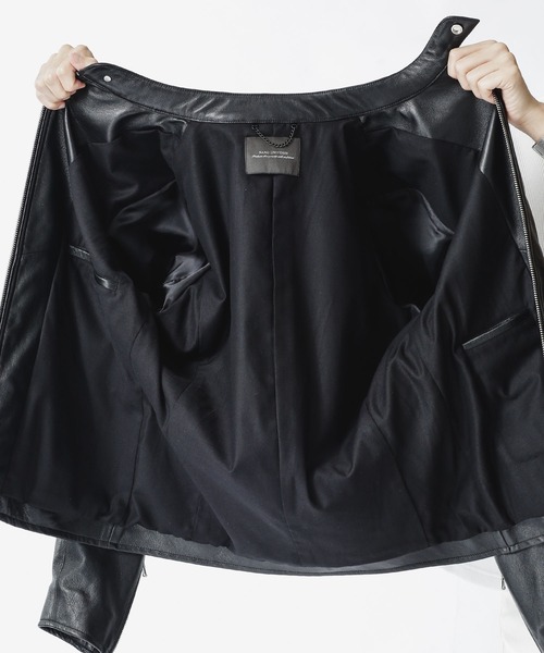 NANO universe（ナノユニバース）の「WONDER LIGHT LEATHER シングル