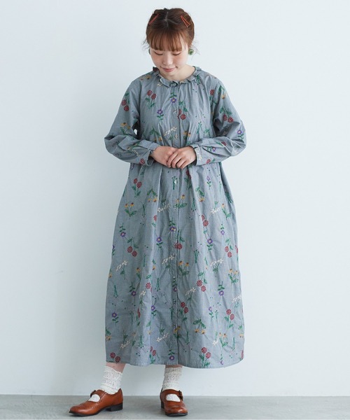 chambre de charme(シャンブルドゥシャーム)の「cdc お花図鑑刺繍 タック衿ワンピース(ワンピース・レディース・チェック・FREE)」の4枚目の写真
