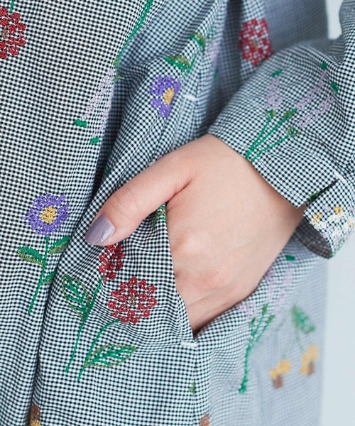 chambre de charme(シャンブルドゥシャーム)の「cdc お花図鑑刺繍 タック衿ワンピース(ワンピース・レディース・チェック・FREE)」の9枚目の写真