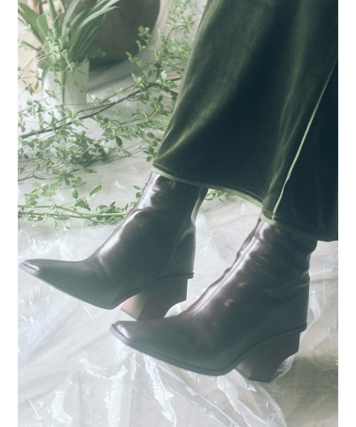 merry jenny（メリージェニー）の「woodヒールミドルブーツ（ブーツ・レディース・ブラック/ライトブルー/ベージュ/ダークブラウン・MEDIUM/LARGE）」の3枚目の写真