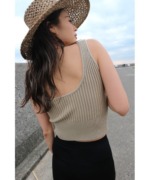 TRUNC（トランクエイティーエイト）の「Switch Knitting TOPS（タンクトップ・レディース・ブラック/ブラウン/ベージュ・FREE）」の7枚目の写真