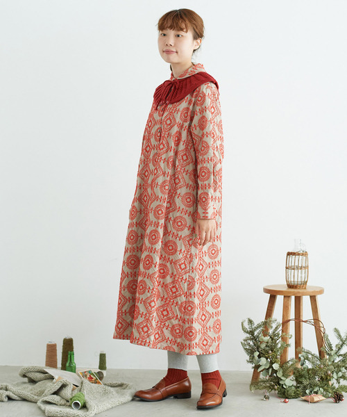 chambre de charme（シャンブルドゥシャーム）の「cdc まるしかく刺繍