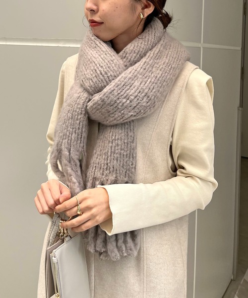 CAPRICIEUX LE'MAGE（カプリシューレマージュ）の「リサイクルフリンジストール（マフラー・レディース・アイボリー/ライトグレー/セージグリーン/ブルー・ONE SIZE）」の3枚目の写真