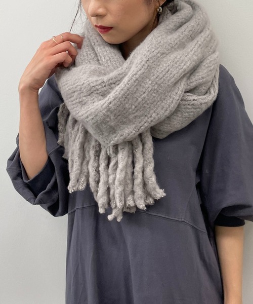 CAPRICIEUX LE'MAGE（カプリシューレマージュ）の「リサイクルフリンジストール（マフラー・レディース・アイボリー/ライトグレー/セージグリーン/ブルー・ONE SIZE）」の8枚目の写真