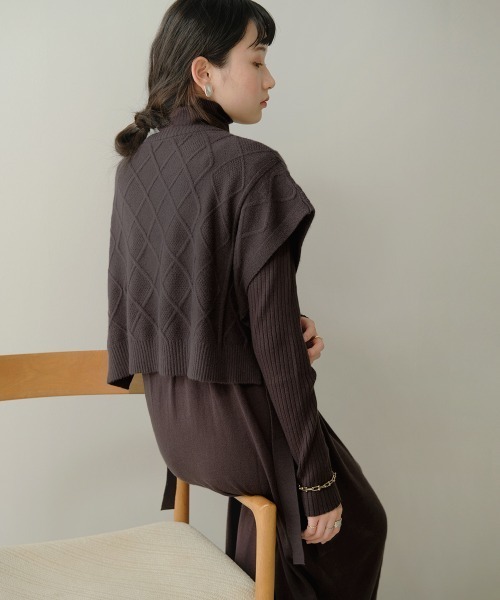 Bab（バブ）の「ケーブルトップ＆タートルニットワンピースセット（ワンピース・レディース・アイボリー/チャコールグレー/モカ/ライトブルー・38）」の2枚目の写真