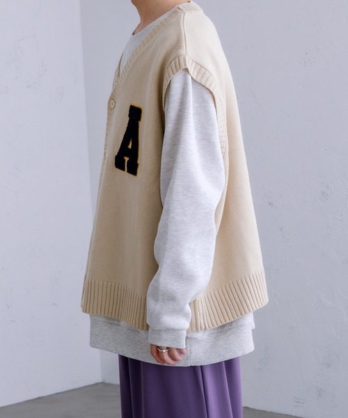 Adoon plain（アドーンプレーン）の「【Adoon plain】ニットベスト（ベスト・メンズ・ベージュ/ダークブルー・LARGE/MEDIUM）」の10枚目の写真