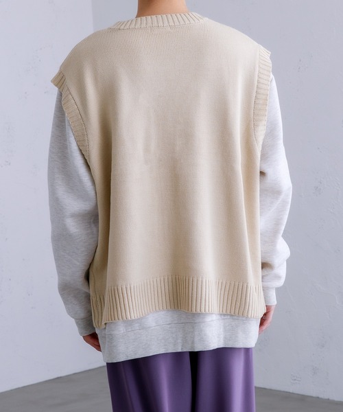 Adoon plain（アドーンプレーン）の「【Adoon plain】ニットベスト（ベスト・メンズ・ベージュ/ダークブルー・LARGE/MEDIUM）」の17枚目の写真