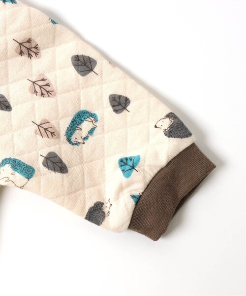 Ampersand（アンパサンド）の「/ニットキルト前開き総柄カバーオール(はりねずみ柄）（肌着・キッズ・ベージュ/オフホワイト・80/70/60）」の4枚目の写真