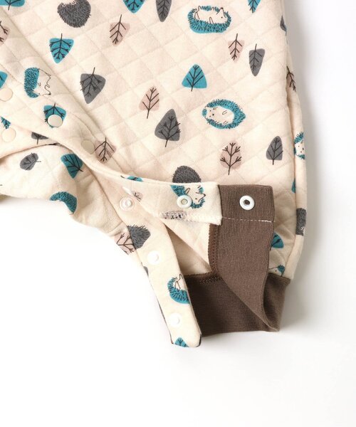 Ampersand（アンパサンド）の「/ニットキルト前開き総柄カバーオール(はりねずみ柄）（肌着・キッズ・ベージュ/オフホワイト・80/70/60）」の6枚目の写真