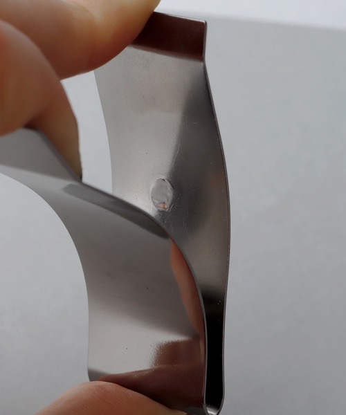 ANEMONE（アネモネ）の「メタルワイドカーブピン[A]（その他ヘアアクセサリー・レディース・ブラック/ブラウン/ゴールド・FREE）」の8枚目の写真