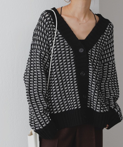 COLONY 2139（コロニートゥーワンスリーナイン）の「綿アクリルバイカラージャガードニットカーディガン（カーディガン/ボレロ・レディース・ブラック/オフホワイト・FREE）」の14枚目の写真