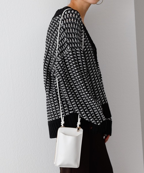 COLONY 2139（コロニートゥーワンスリーナイン）の「綿アクリルバイカラージャガードニットカーディガン（カーディガン/ボレロ・レディース・ブラック/オフホワイト・FREE）」の18枚目の写真