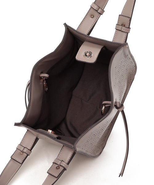 LITTLE ACCESSORIES（リトルアクセサリーズ）の「マルチWAY　パンチングバッグ（ショルダーバッグ・レディース・ブラック/グレイッシュベージュ/ライトイエロー・フリー）」の14枚目の写真