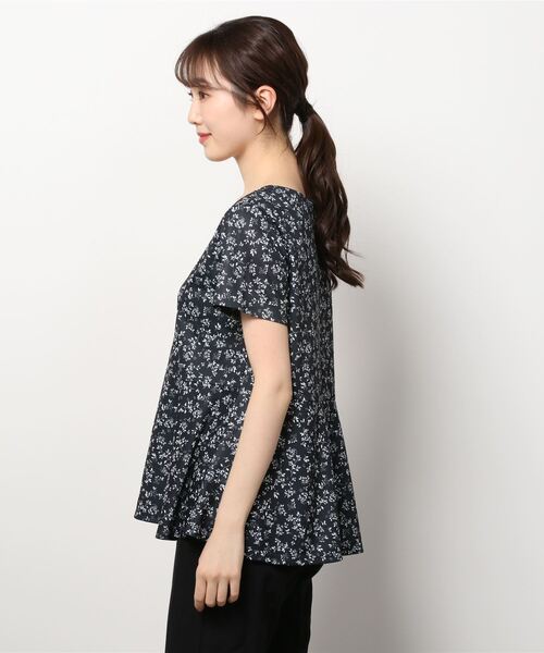 IGNIO(イグニオ)の「イグニオ 半袖ペプラムTシャツ(Tシャツ/カットソー・レディース・ベージュ/ダークグレー/ホワイト×ブラック/ブラック・XL/S/M/L/2XL)」の6枚目の写真