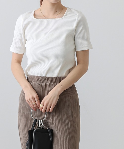 COLONY 2139（コロニートゥーワンスリーナイン）の「ランダムテレコスクエアネック半袖T（Tシャツ/カットソー・レディース・ブラック/パープル/オフホワイト/グレイッシュベージュ・SMALL/MEDIUM/LARGE）」の2枚目の写真