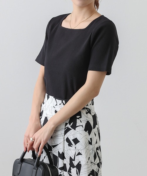 COLONY 2139（コロニートゥーワンスリーナイン）の「ランダムテレコスクエアネック半袖T（Tシャツ/カットソー・レディース・ブラック/パープル/オフホワイト/グレイッシュベージュ・SMALL/MEDIUM/LARGE）」の3枚目の写真