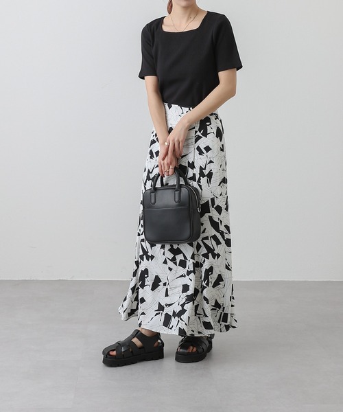 COLONY 2139（コロニートゥーワンスリーナイン）の「ランダムテレコスクエアネック半袖T（Tシャツ/カットソー・レディース・ブラック/パープル/オフホワイト/グレイッシュベージュ・SMALL/MEDIUM/LARGE）」の21枚目の写真