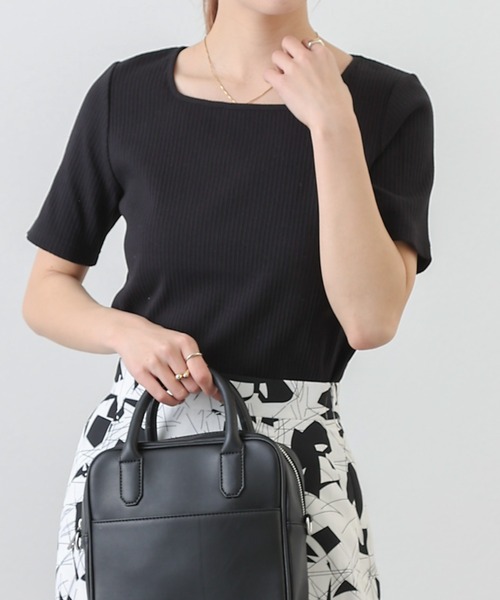 COLONY 2139（コロニートゥーワンスリーナイン）の「ランダムテレコスクエアネック半袖T（Tシャツ/カットソー・レディース・ブラック/パープル/オフホワイト/グレイッシュベージュ・SMALL/MEDIUM/LARGE）」の18枚目の写真