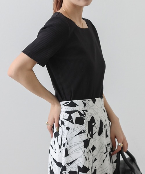 COLONY 2139（コロニートゥーワンスリーナイン）の「ランダムテレコスクエアネック半袖T（Tシャツ/カットソー・レディース・ブラック/パープル/オフホワイト/グレイッシュベージュ・SMALL/MEDIUM/LARGE）」の19枚目の写真