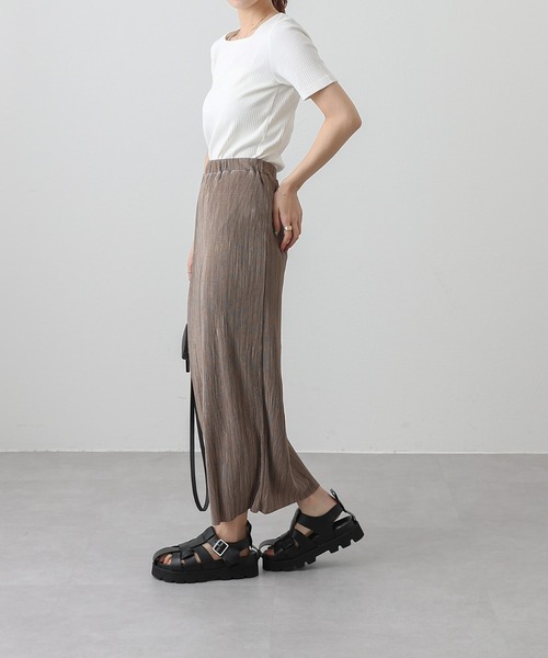 COLONY 2139（コロニートゥーワンスリーナイン）の「ランダムテレコスクエアネック半袖T（Tシャツ/カットソー・レディース・ブラック/パープル/オフホワイト/グレイッシュベージュ・SMALL/MEDIUM/LARGE）」の11枚目の写真