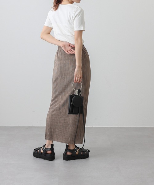 COLONY 2139（コロニートゥーワンスリーナイン）の「ランダムテレコスクエアネック半袖T（Tシャツ/カットソー・レディース・ブラック/パープル/オフホワイト/グレイッシュベージュ・SMALL/MEDIUM/LARGE）」の12枚目の写真