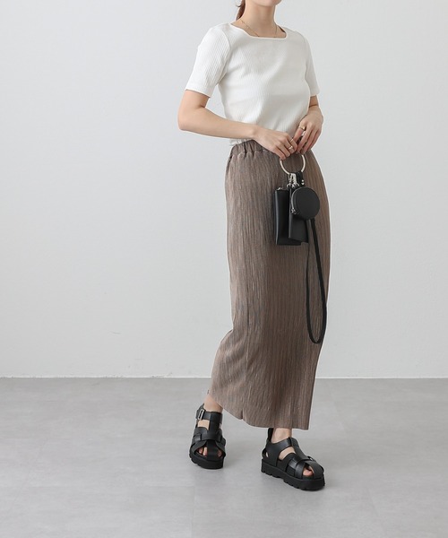 COLONY 2139（コロニートゥーワンスリーナイン）の「ランダムテレコスクエアネック半袖T（Tシャツ/カットソー・レディース・ブラック/パープル/オフホワイト/グレイッシュベージュ・SMALL/MEDIUM/LARGE）」の14枚目の写真