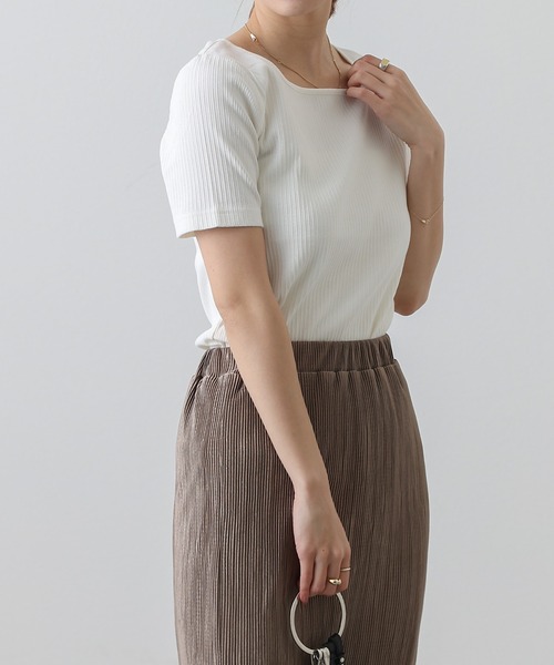 COLONY 2139（コロニートゥーワンスリーナイン）の「ランダムテレコスクエアネック半袖T（Tシャツ/カットソー・レディース・ブラック/パープル/オフホワイト/グレイッシュベージュ・SMALL/MEDIUM/LARGE）」の5枚目の写真