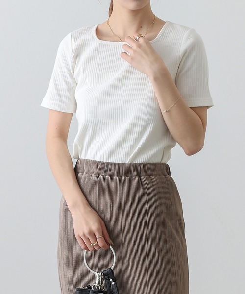 COLONY 2139（コロニートゥーワンスリーナイン）の「ランダムテレコスクエアネック半袖T（Tシャツ/カットソー・レディース・ブラック/パープル/オフホワイト/グレイッシュベージュ・SMALL/MEDIUM/LARGE）」の6枚目の写真