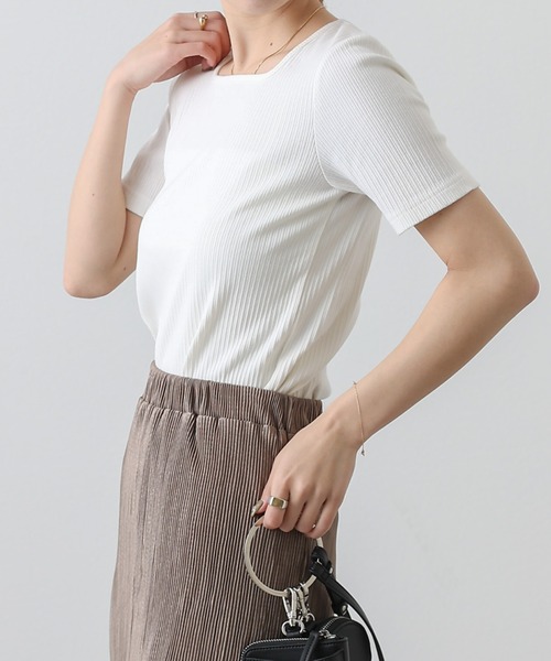 COLONY 2139（コロニートゥーワンスリーナイン）の「ランダムテレコスクエアネック半袖T（Tシャツ/カットソー・レディース・ブラック/パープル/オフホワイト/グレイッシュベージュ・SMALL/MEDIUM/LARGE）」の7枚目の写真