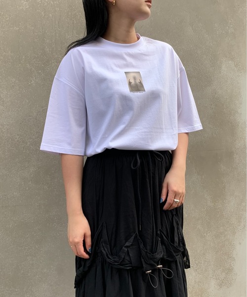 A DEGREE FAHRENHEIT(エーディグリーファーレンハイ)の「【ユニセックス商品】CORSAオーバーサイズT(Tシャツ/カットソー・メンズ・ホワイト/ブラック・MEDIUM/LARGE/FREE)」の5枚目の写真