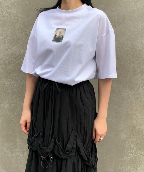 A DEGREE FAHRENHEIT(エーディグリーファーレンハイ)の「【ユニセックス商品】CORSAオーバーサイズT(Tシャツ/カットソー・メンズ・ホワイト/ブラック・MEDIUM/LARGE/FREE)」の7枚目の写真