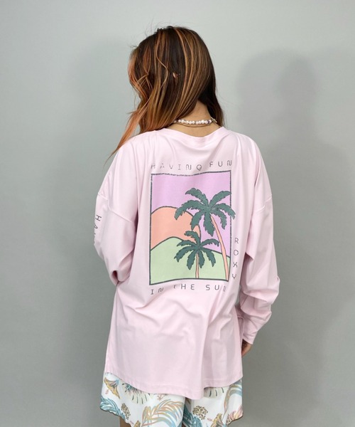 ROXY（ロキシー）の「ROXY/ロキシー  水陸両用ビッグシルエット/オーバーサイズバックプリントロンT/ロングスリーブTEE/長袖ラッシュガード  RLY222050（ラッシュガード・レディース・ホワイト/ベージュ/パープル・M/L）」の3枚目の写真
